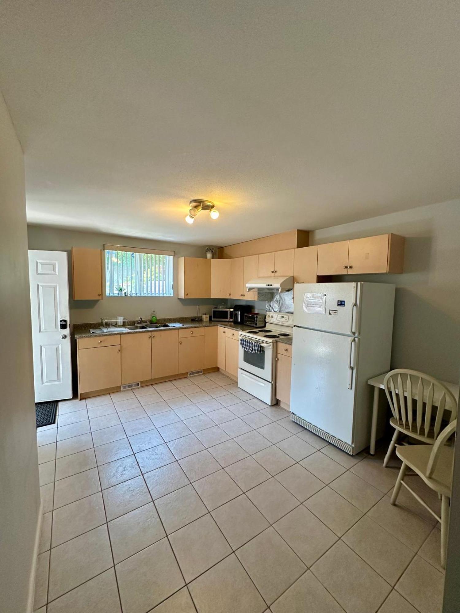 Anne'S Bnb Surrey Bagian luar foto