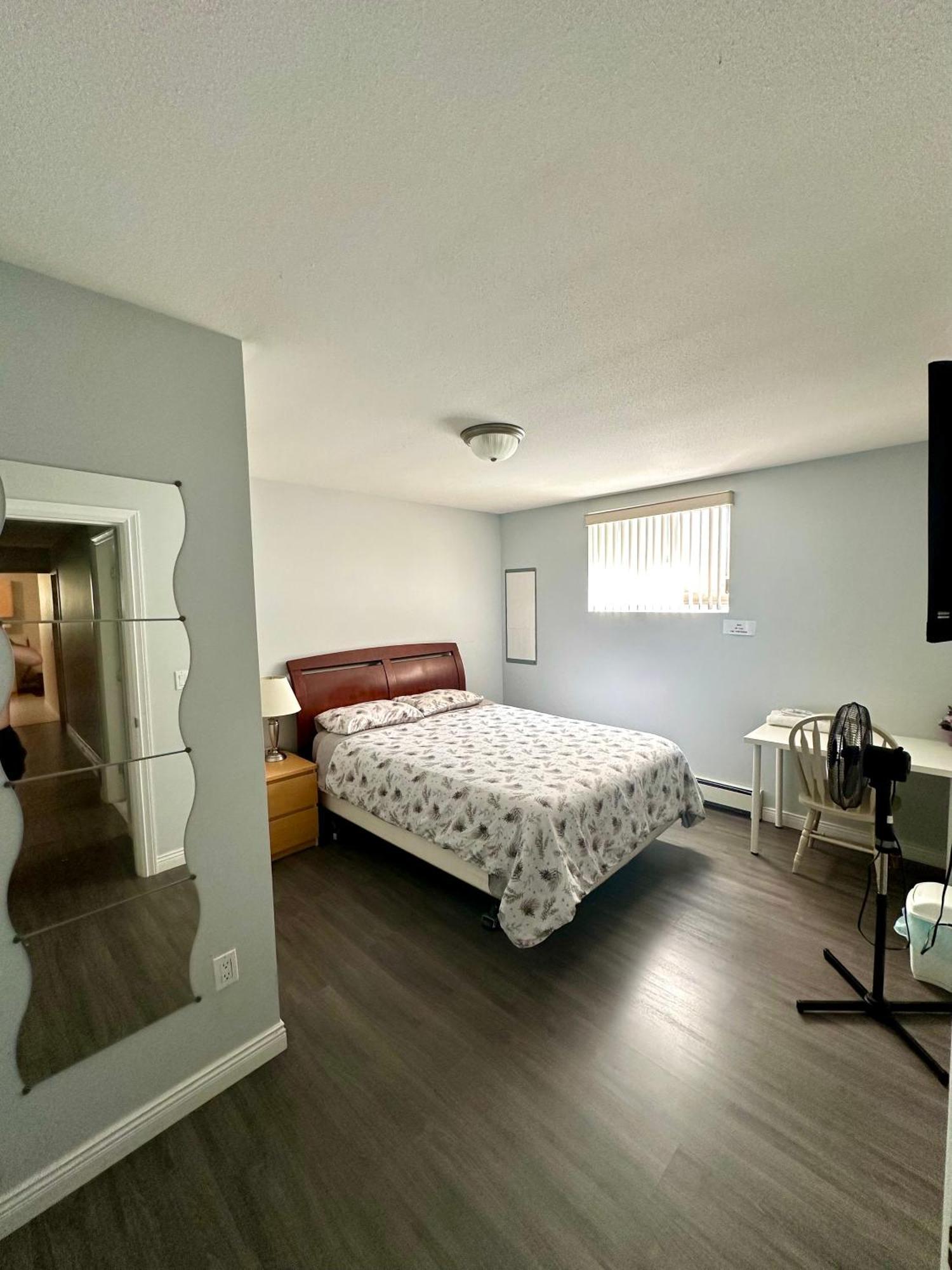 Anne'S Bnb Surrey Bagian luar foto
