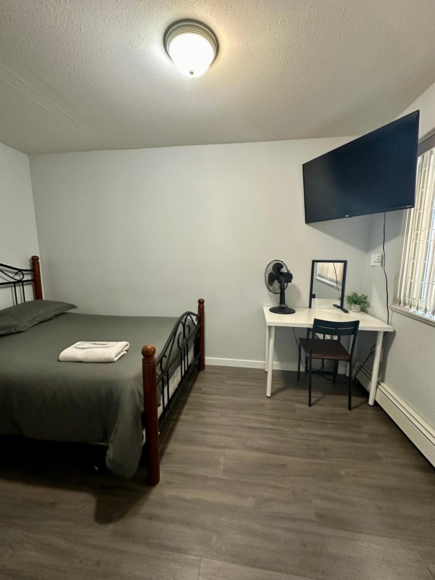 Anne'S Bnb Surrey Bagian luar foto